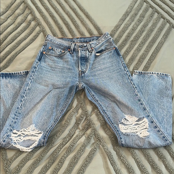 Levi's Light Blue Straight Leg Jeans - Picture 9 of 9